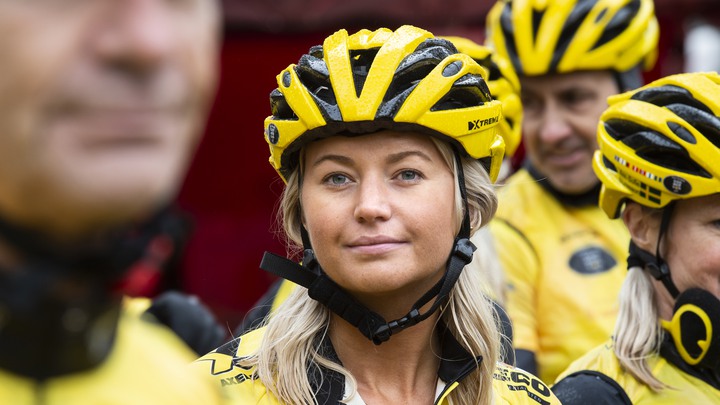 2019. Check&ouml;verl&auml;mning fr&aring;n team Rynkeby till Barncancerfonden, R&aring;dhusparken i J&ouml;nk&ouml;ping.Foto Anna H&aring;llams
