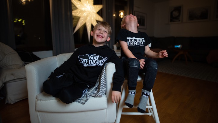 20201124 Alfred och familjen Janliden får fira jul hemma i år. Förra året firade de jul på sjukhuset då sonen Alfred fick cancer, den 24 november 2020Foto: Fredrik Karlsson/SolstaFoto