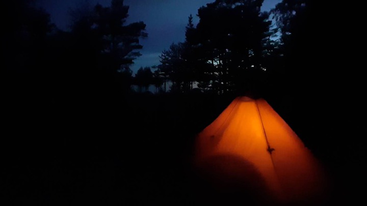 Bilder tagna av forskaren Miek Jong från hennes och Mats Jongs hajk de kallar Wilderness, under deras forskningsstudie kring barncanceröverlevare med sena komplikationer och effekten av naturupplevelse för deras välmående. Hajken skedde under sommaren 2022 vid Höga kusten